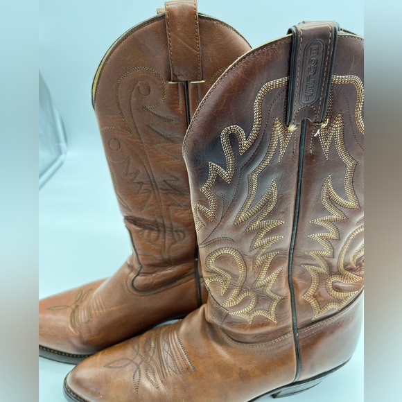 Authentic Elegance: Embrace Mismatched Boulet and Charro Cowboy Boots! - Picture 9 of 9